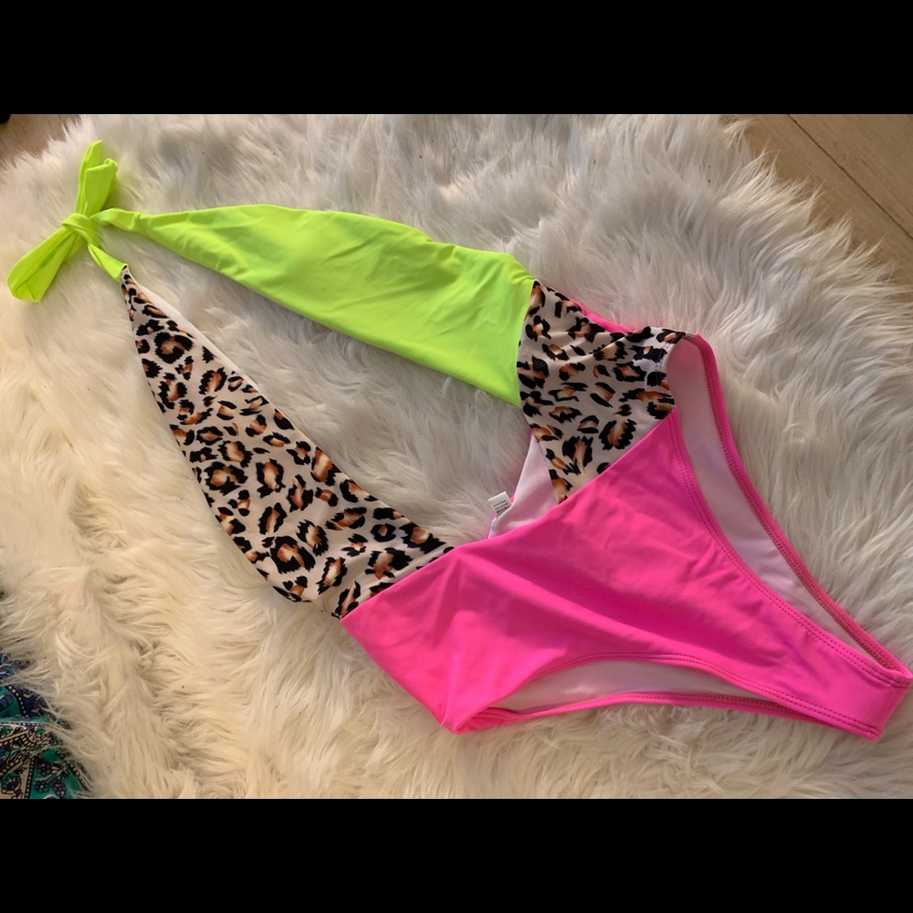 Bathing suit